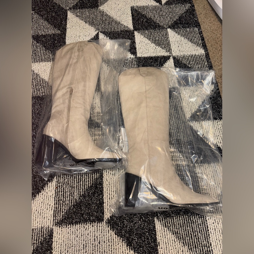 Cream/clay heeled boots